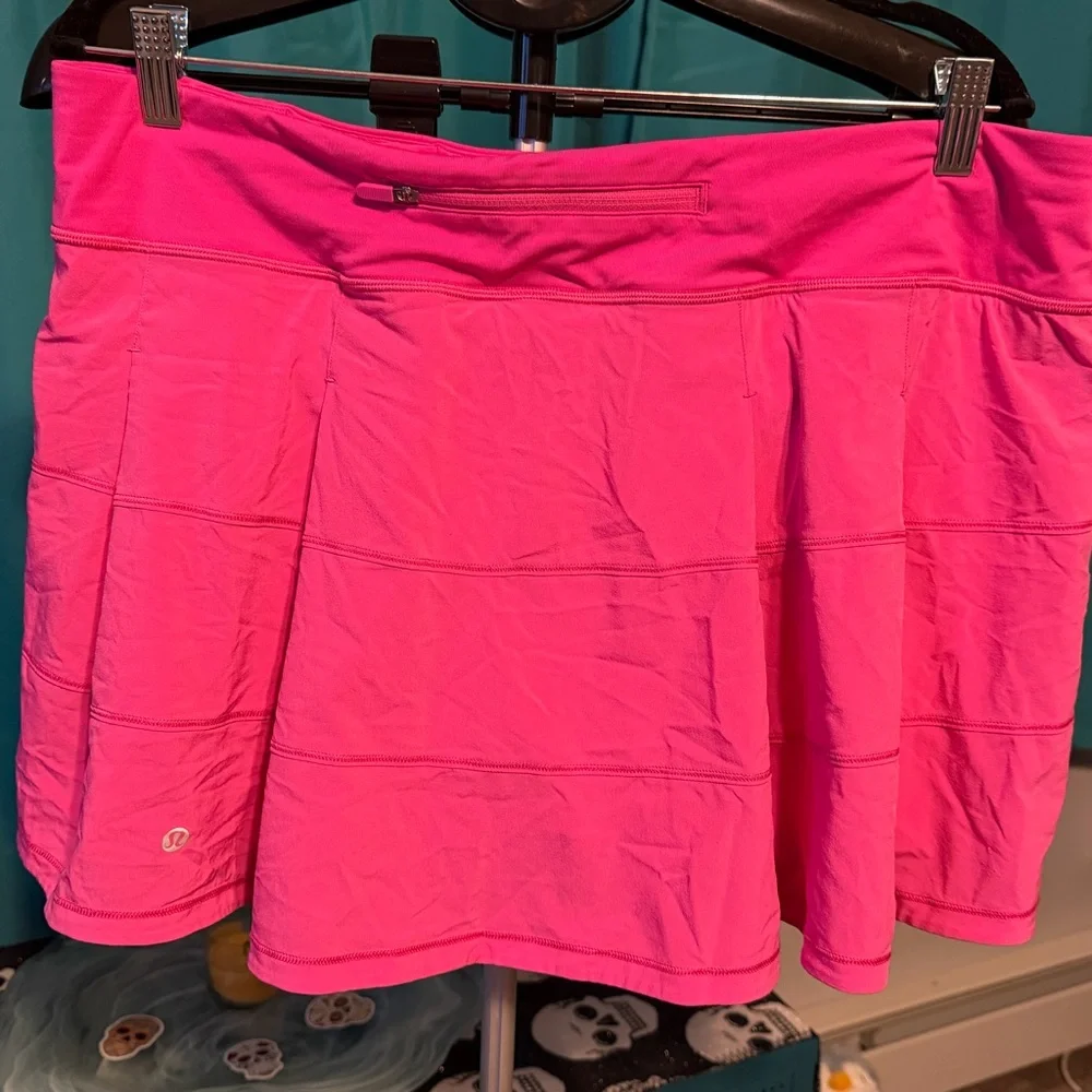 EUC size 14 Lululemon Vibrant Pink Mini Skirt with shorts skirt - Picture 5 of 6